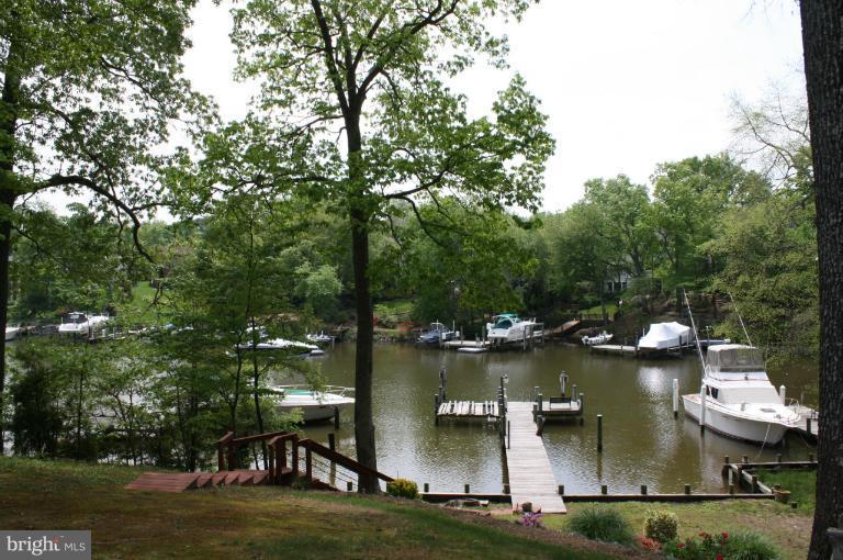 381 Valley Stream Road Severna Park, MD 21146 - Photo 5 of 22 View