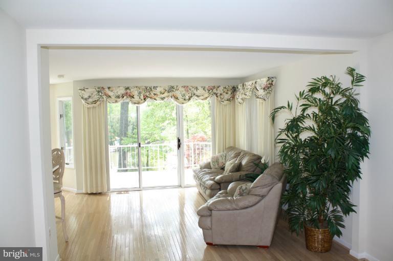 381 Valley Stream Road Severna Park, MD 21146 - Photo 8 of 22 Interior (General)