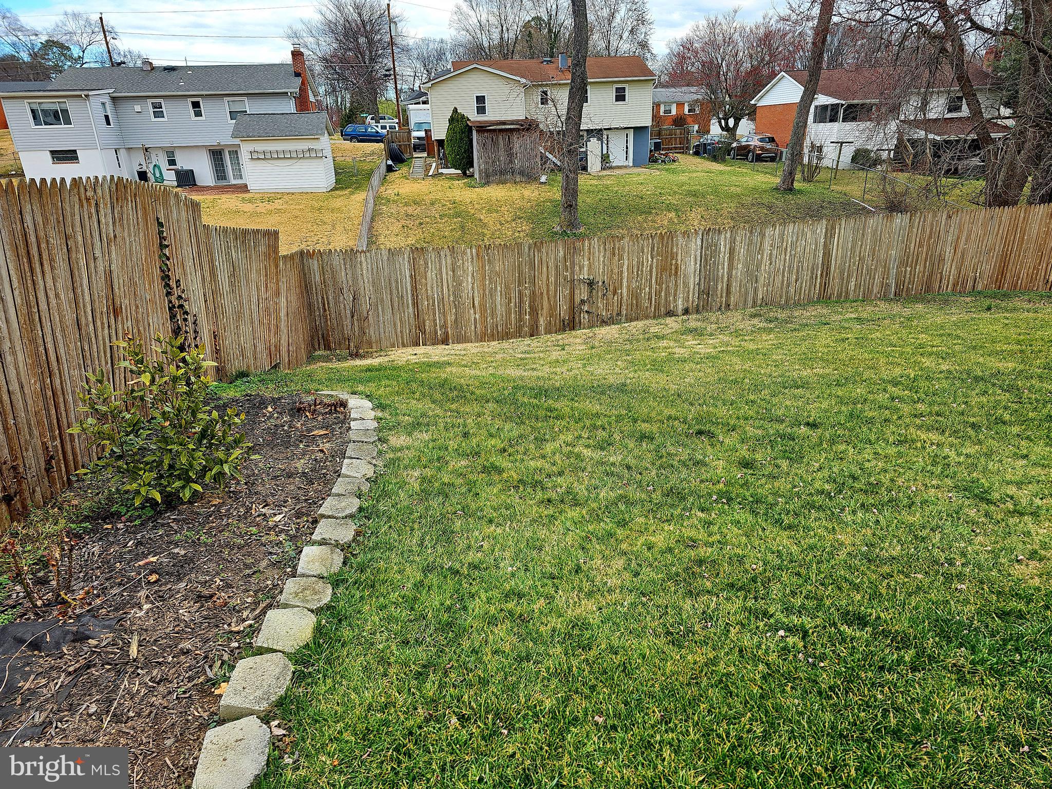 14143 Grayson Road Woodbridge, VA 22191 - Photo 11 of 58 Huge Backyard