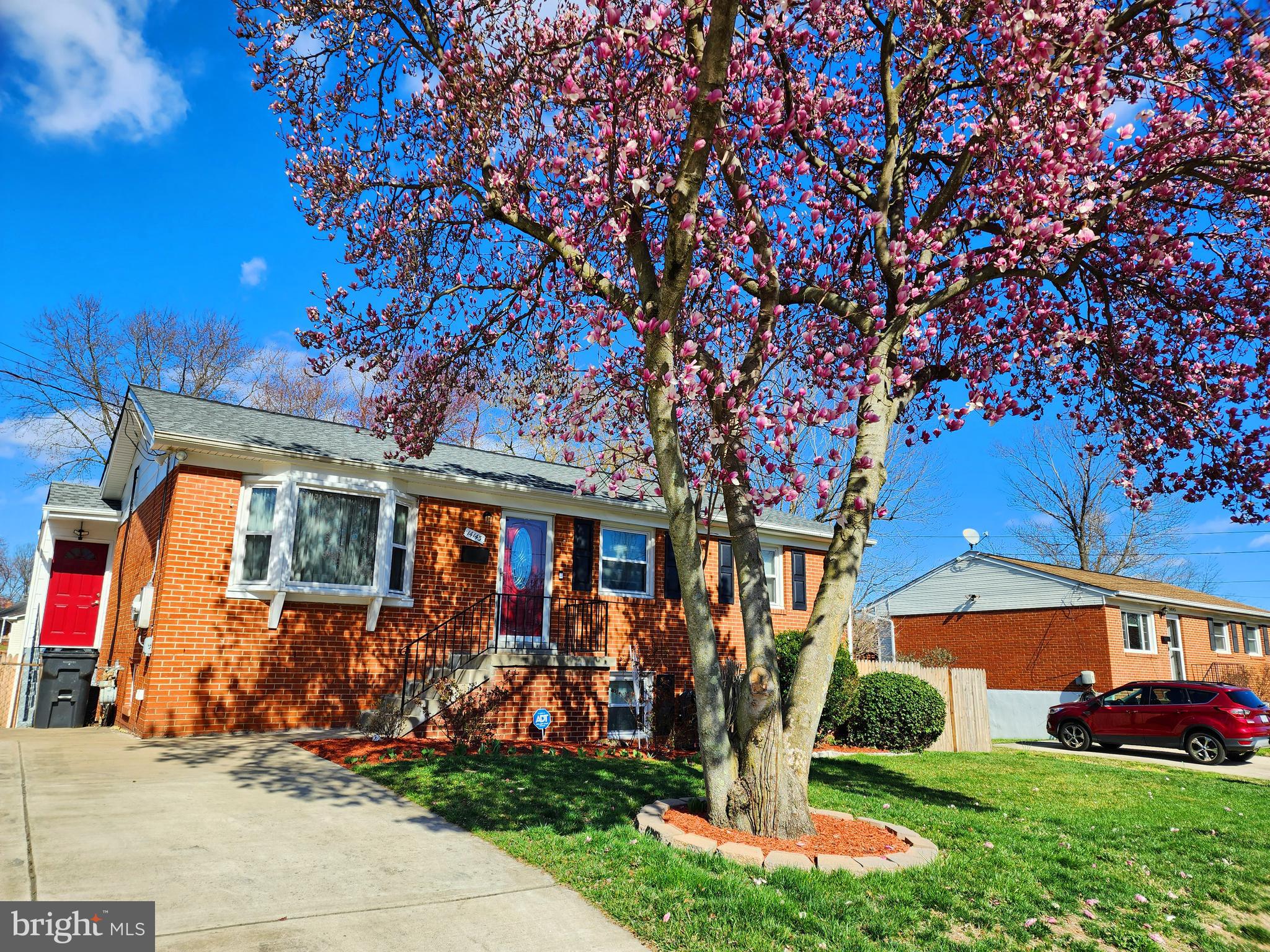 14143 Grayson Road Woodbridge, VA 22191 - Photo 2 of 58 5 bedroom 2.5 bath home.