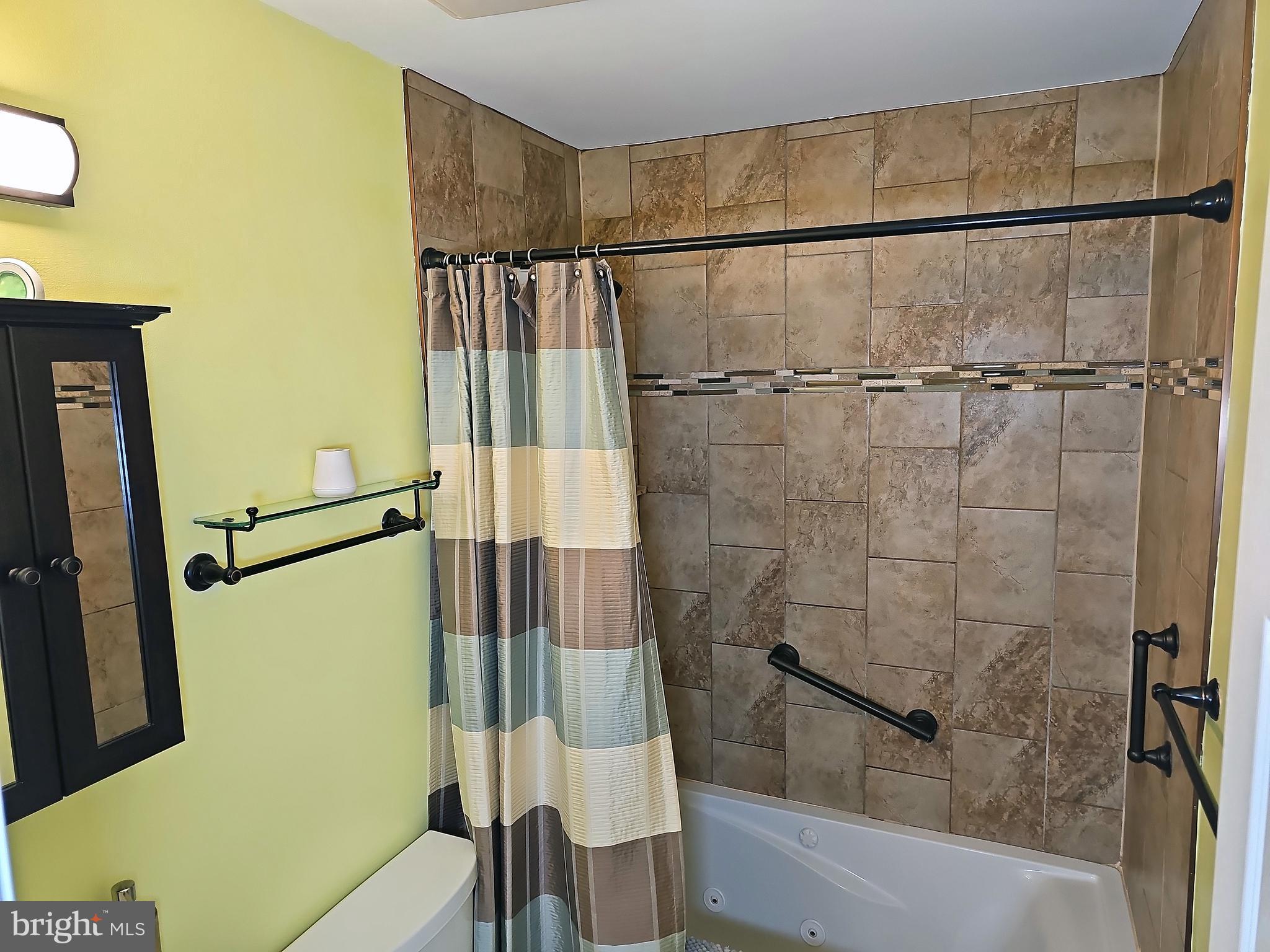 14143 Grayson Road Woodbridge, VA 22191 - Photo 28 of 58 Full bathroom on main level