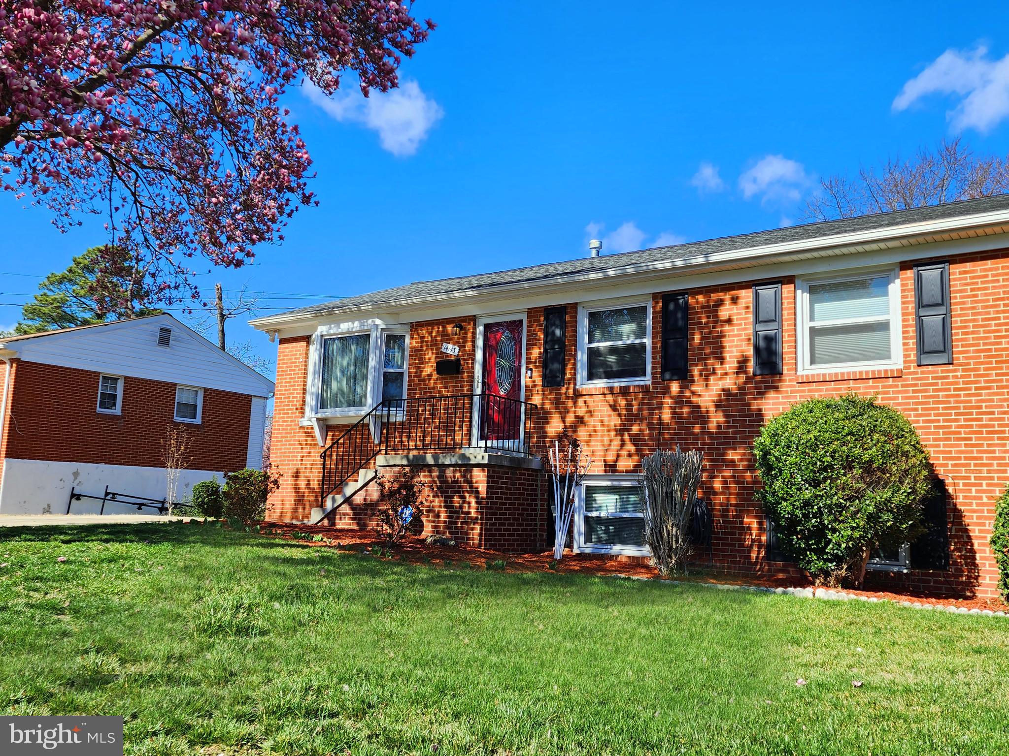 14143 Grayson Road Woodbridge, VA 22191 - Photo 7 of 58 5 bedroom 2.5 bath home.