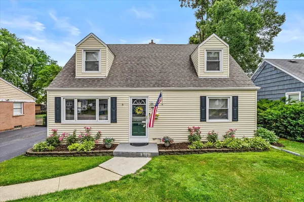 $509,900 | 817 Spring Road, Elmhurst, IL 60126