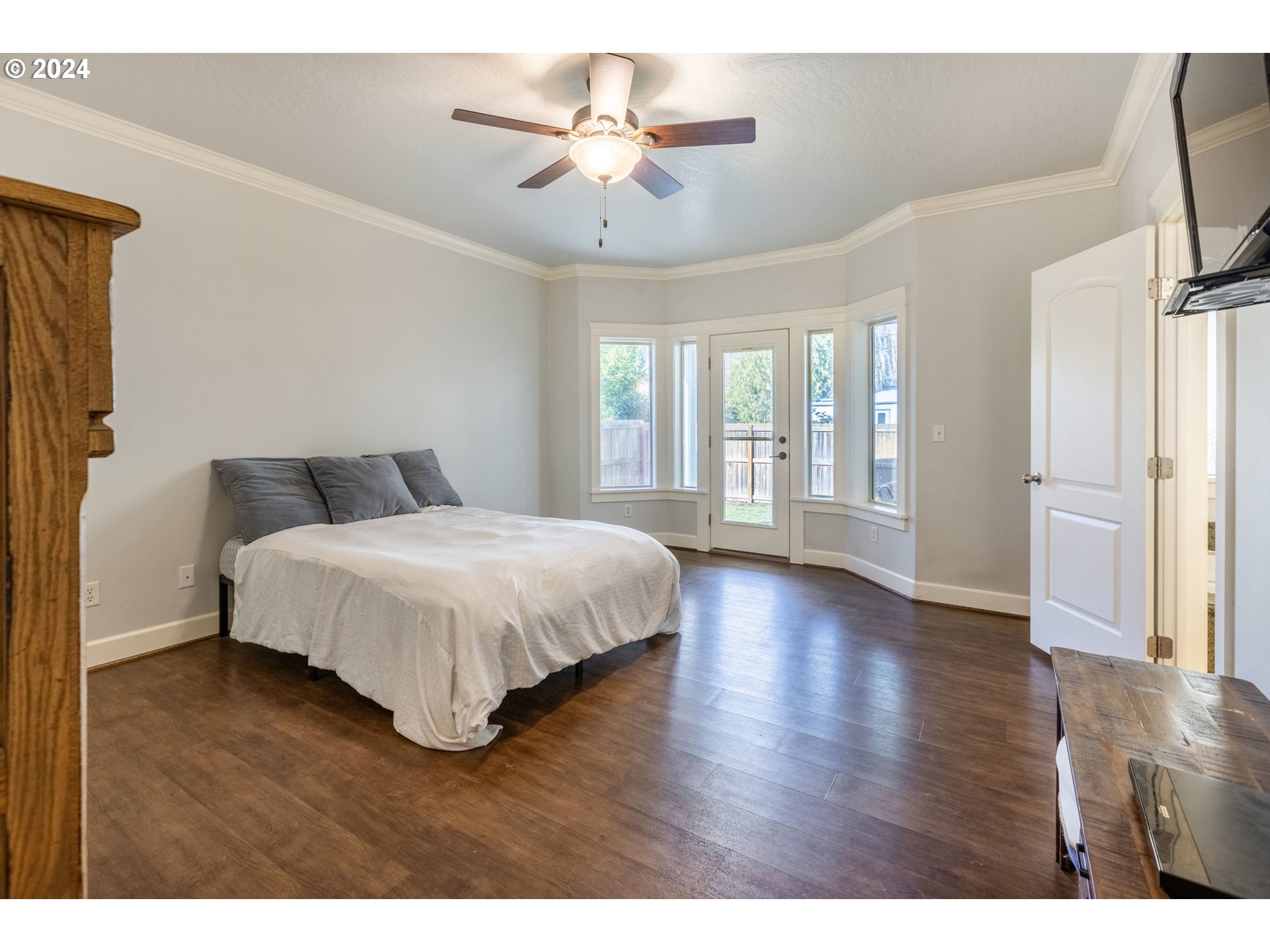 45665 North Gate Creek Road Vida, OR 97488 - Photo 11 of 31 Gallery Image 11