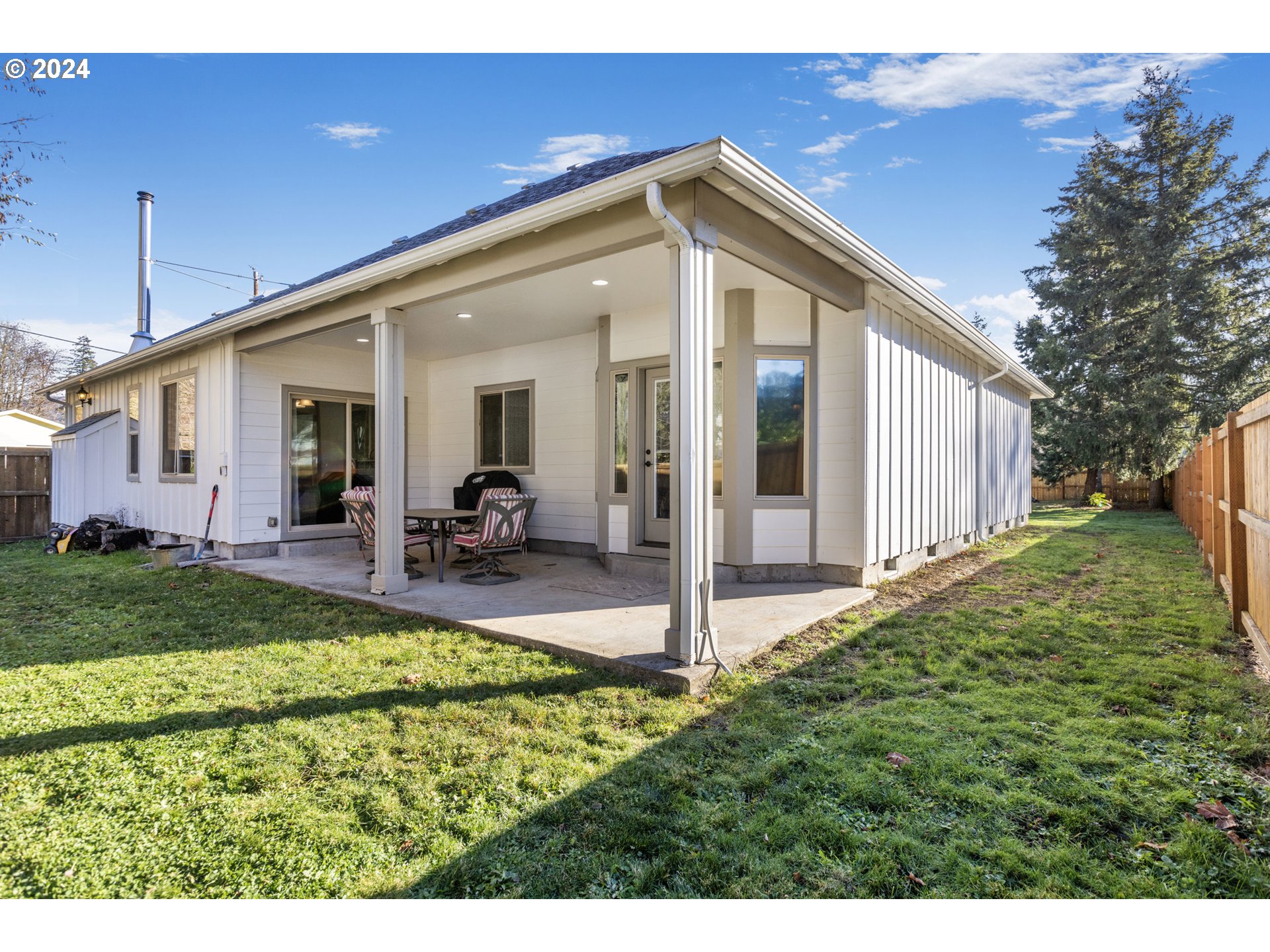 45665 North Gate Creek Road Vida, OR 97488 - Photo 24 of 31 Gallery Image 24