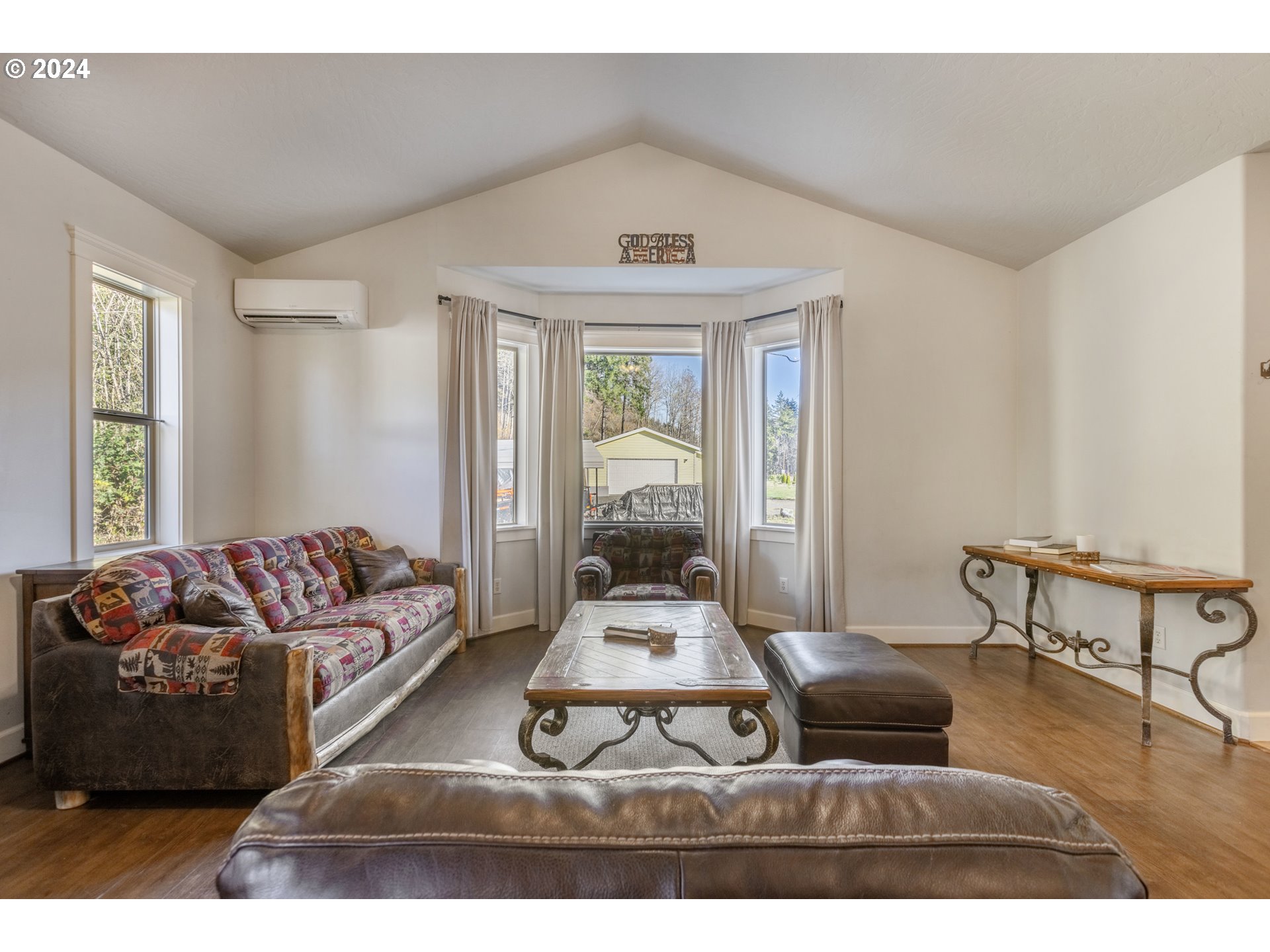 45665 North Gate Creek Road Vida, OR 97488 - Photo 5 of 31 Gallery Image 5
