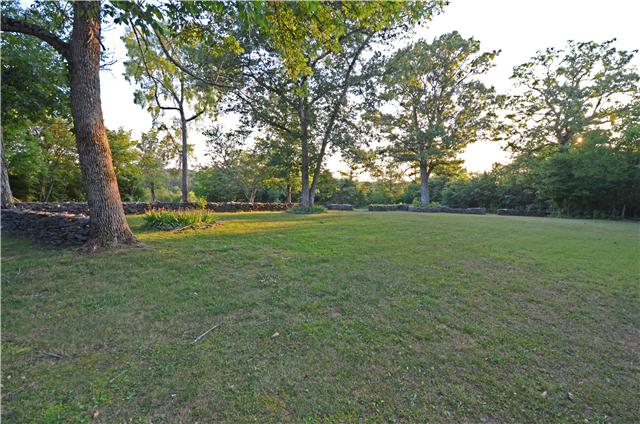 3561 Tobe Robertson Road Columbia, TN 38401 - Photo 3 of 10 Gallery Image 3