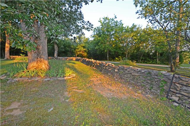 3561 Tobe Robertson Road Columbia, TN 38401 - Photo 4 of 10 Gallery Image 4