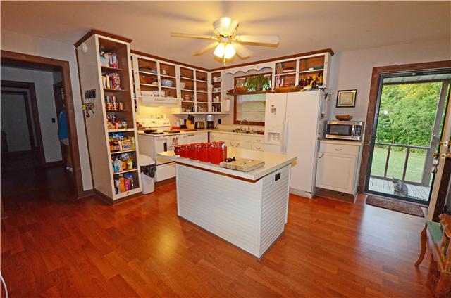 3561 Tobe Robertson Road Columbia, TN 38401 - Photo 5 of 10 Gallery Image 5