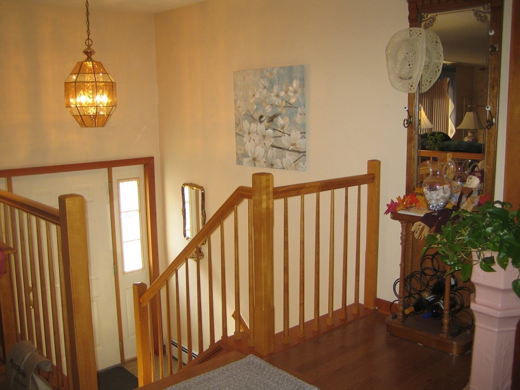 88 Great Woods Road Saugus, MA 01906 - Photo 4 of 38 Gallery Image 4