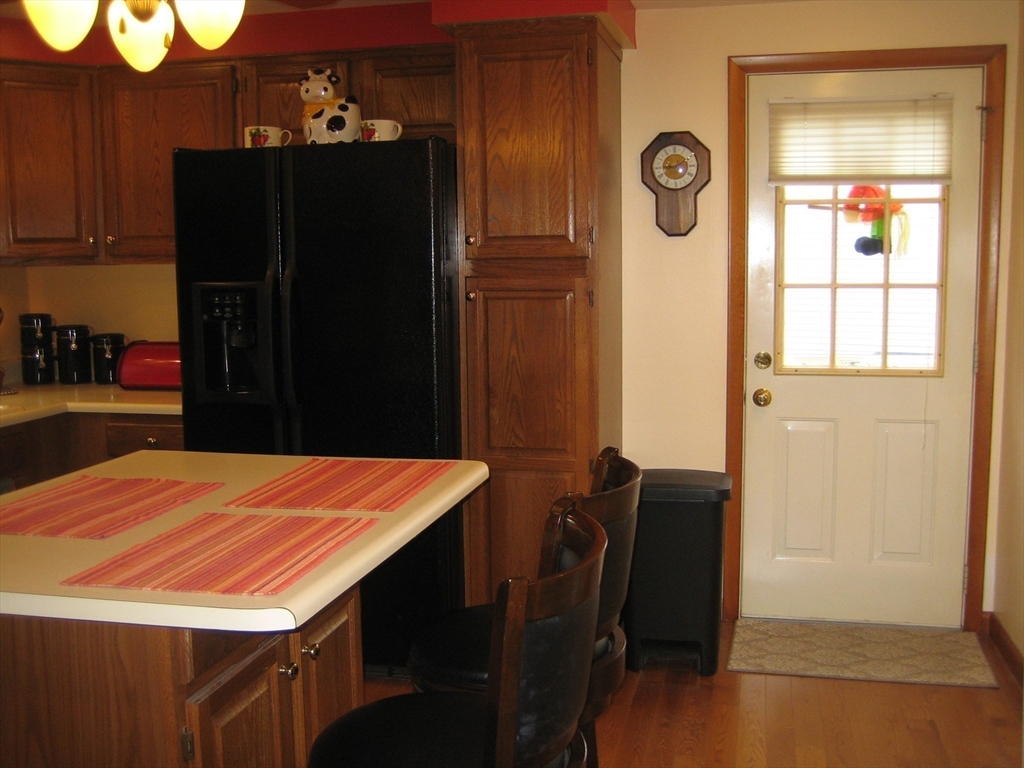 88 Great Woods Road Saugus, MA 01906 - Photo 8 of 38 Gallery Image 8