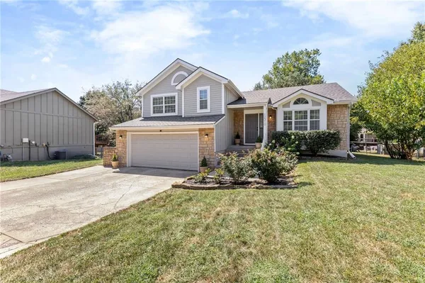 $399,900 | 12310 South Shannan Court, Olathe, KS 66062