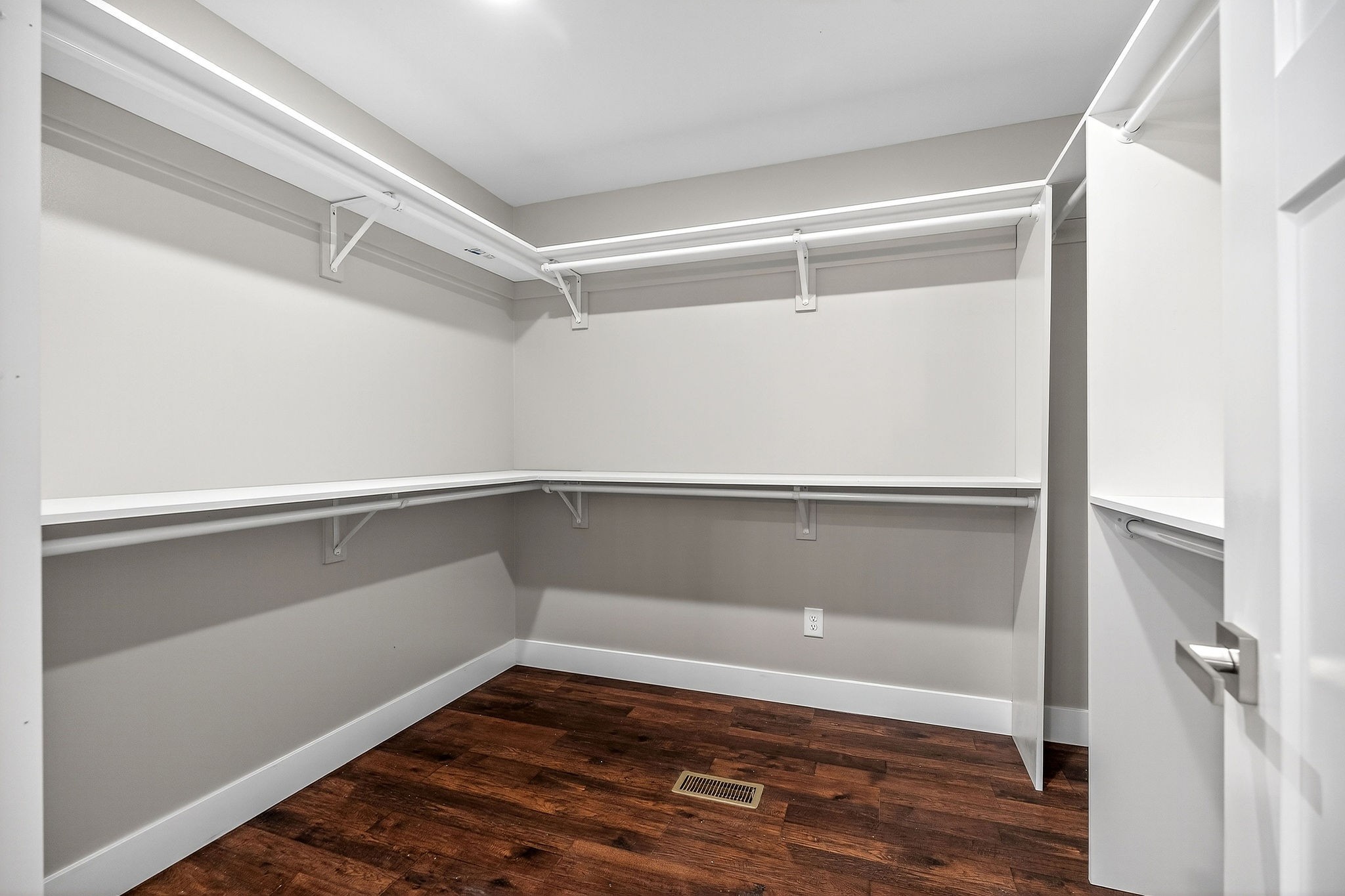 196 Dairy Barn Road Sparta, TN 38583 - Photo 26 of 44 a view of an empty walk in closet