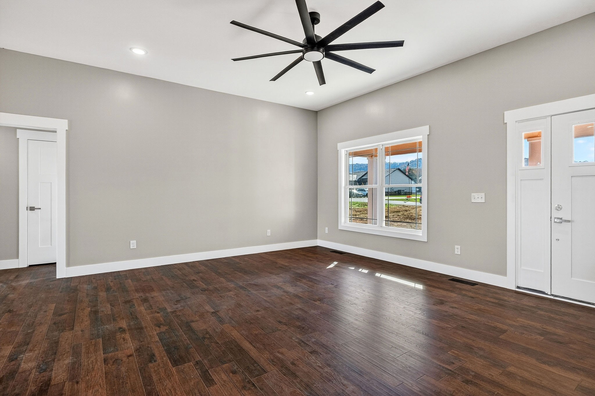 196 Dairy Barn Road Sparta, TN 38583 - Photo 29 of 44 a view of room with window and wooden floor