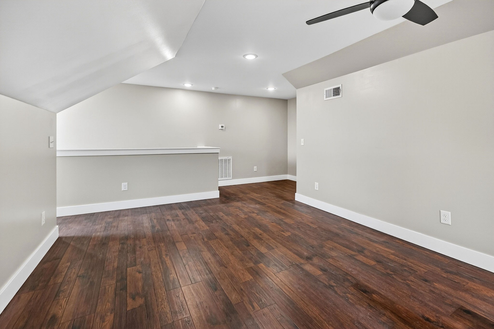 196 Dairy Barn Road Sparta, TN 38583 - Photo 40 of 44 a view of empty room with wooden floor