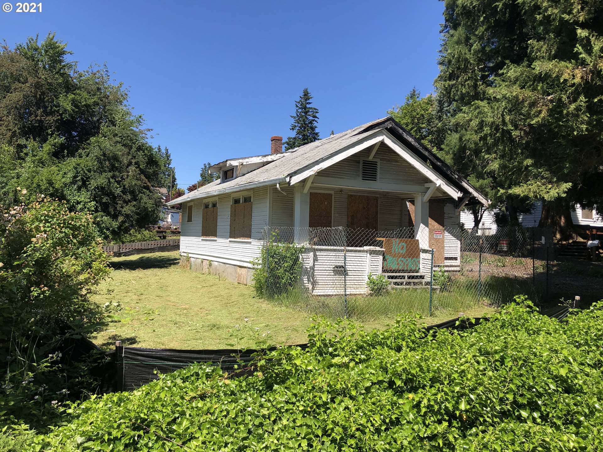 2005 Southwest Moss Street Portland, OR 97219 - Photo 1 of 8 Gallery Image 1
