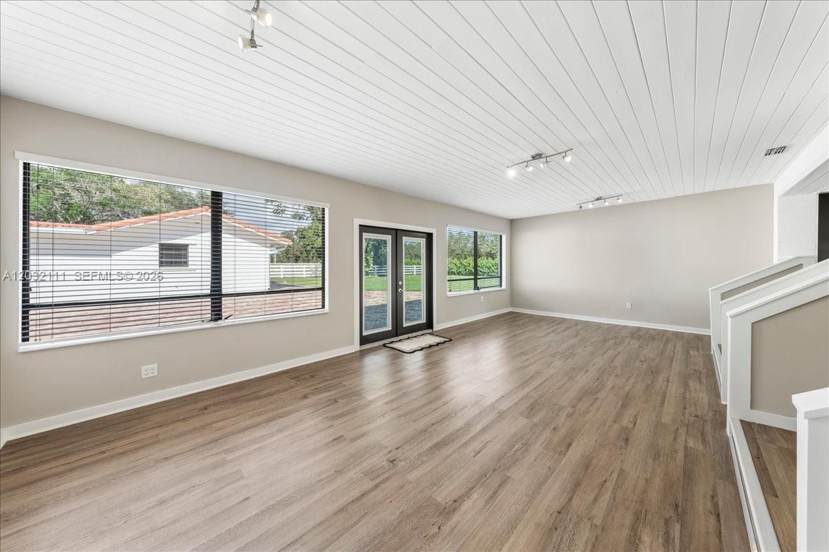 7705 Southwest 66th Street Miami, FL 33143 - Photo 14 of 60