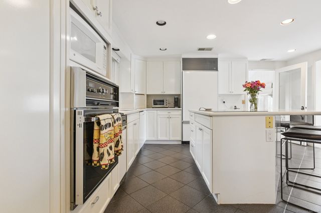 $2,300,000 | 65 Neptune Drive, Groton, CT 06340