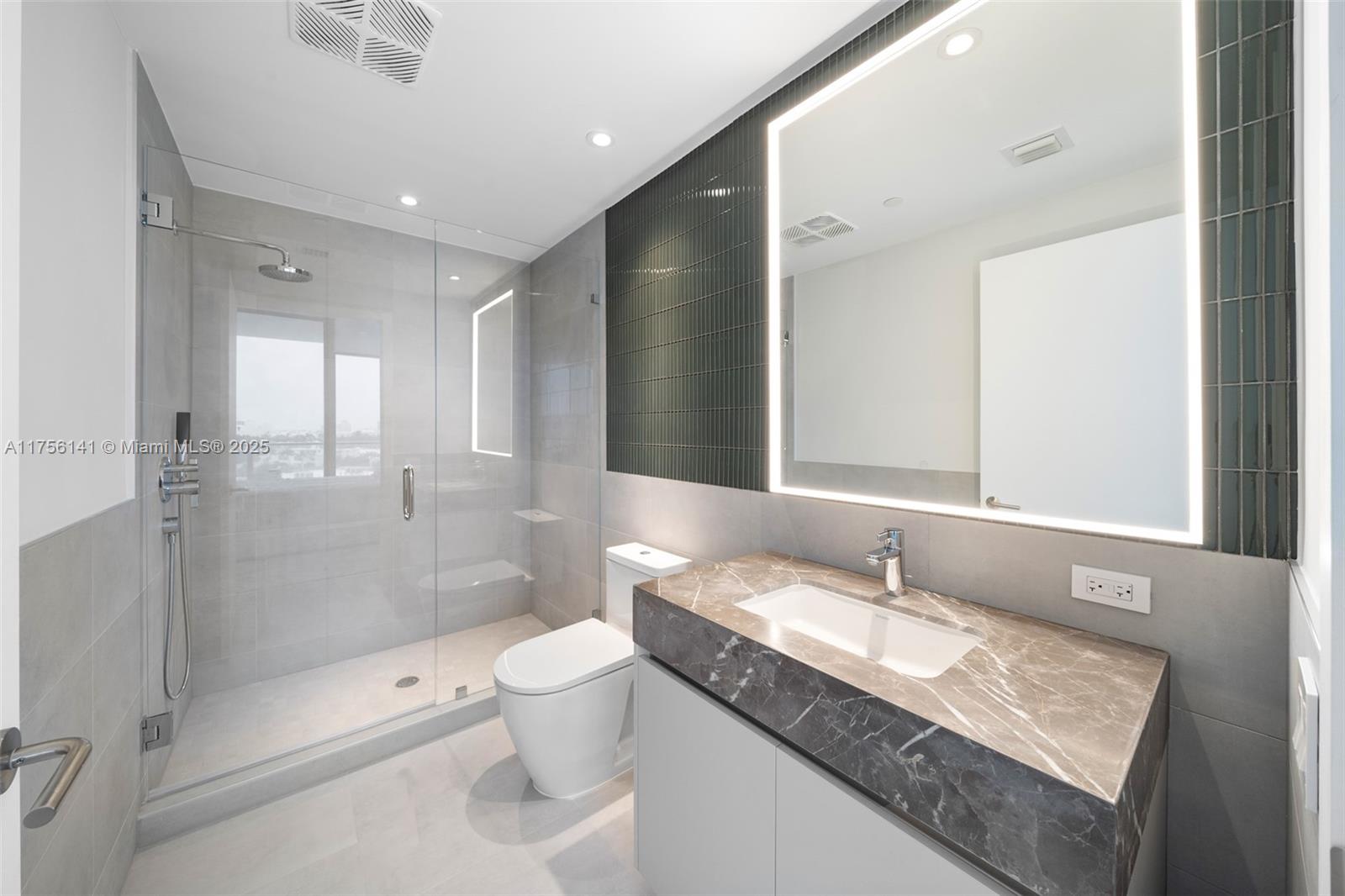 500 Alton Road, Unit 907 Miami Beach, FL 33139 - Photo 12 of 28