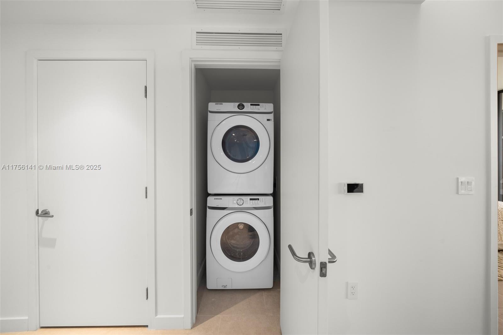 500 Alton Road, Unit 907 Miami Beach, FL 33139 - Photo 20 of 28