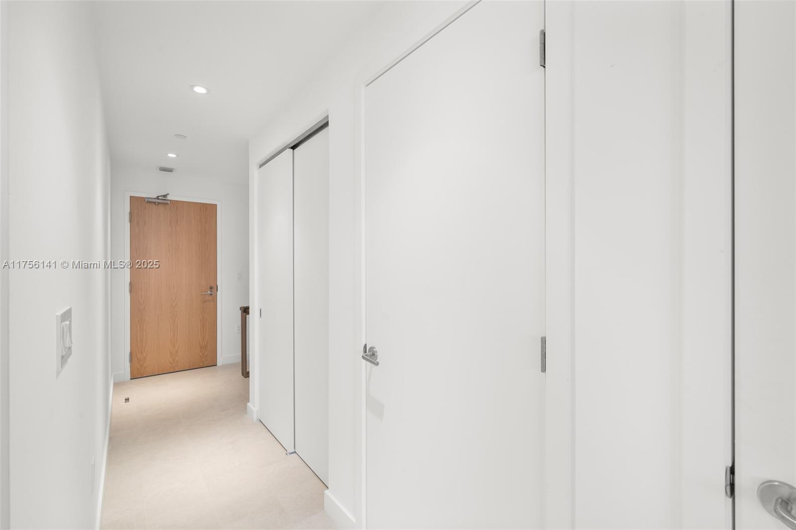 500 Alton Road, Unit 907 Miami Beach, FL 33139 - Photo 22 of 28