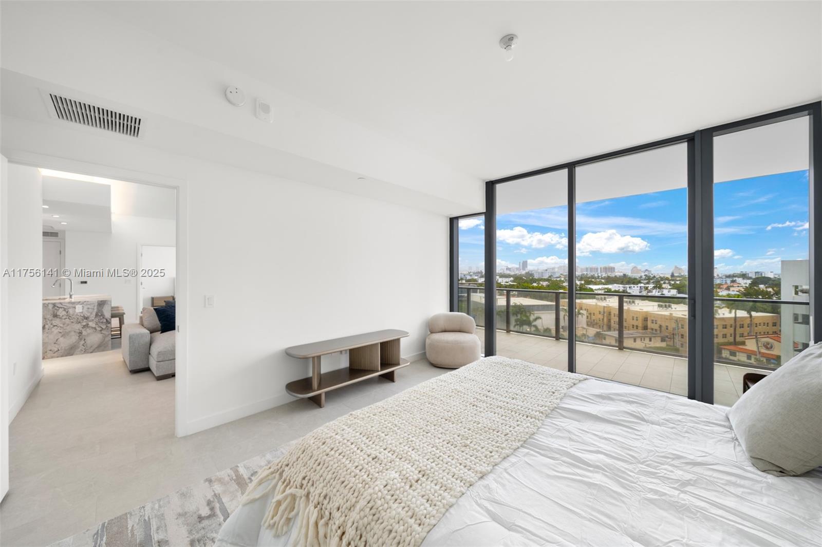 500 Alton Road, Unit 907 Miami Beach, FL 33139 - Photo 7 of 28