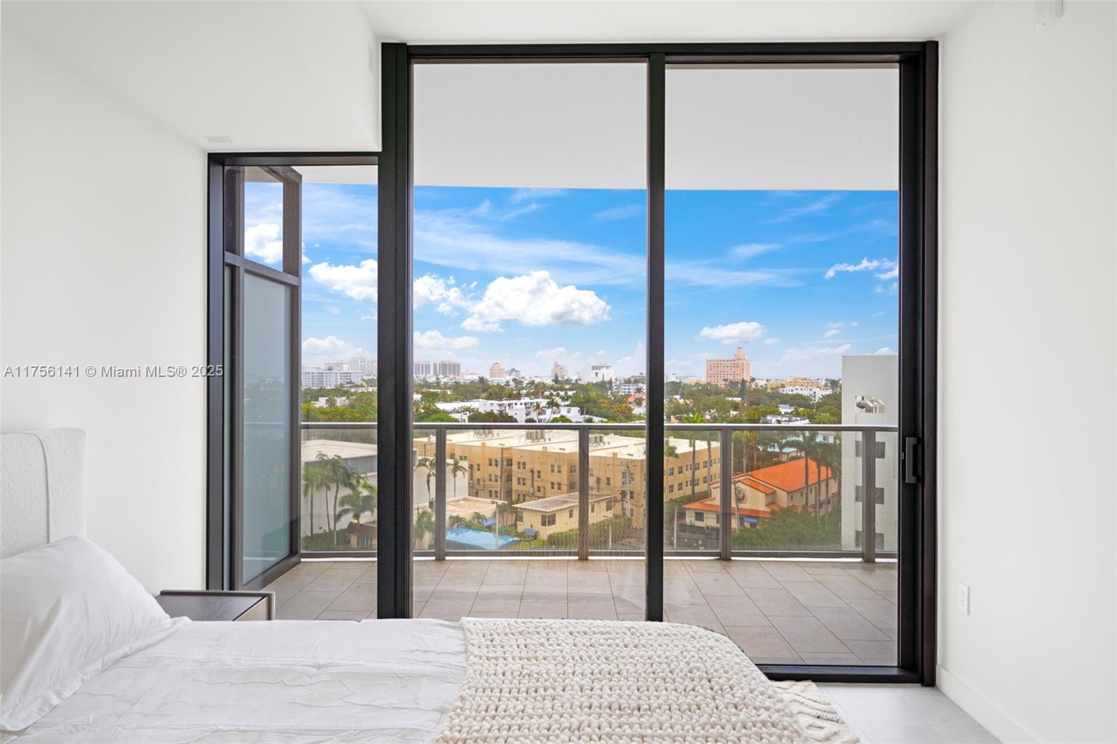 500 Alton Road, Unit 907 Miami Beach, FL 33139 - Photo 10 of 28