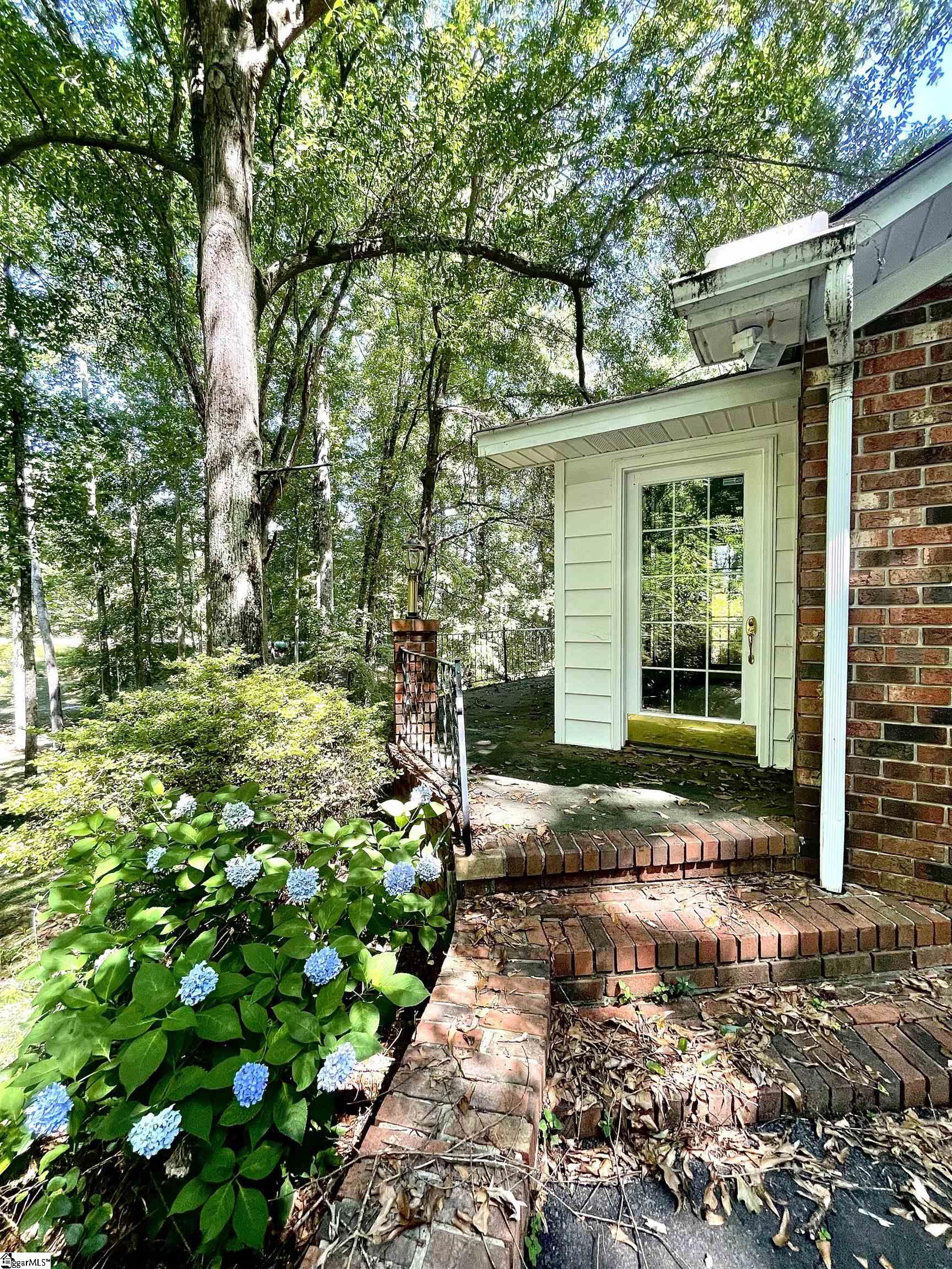 2246 State Park Road Greenville, SC 29609 - Photo 4 of 29 Gallery Image 4