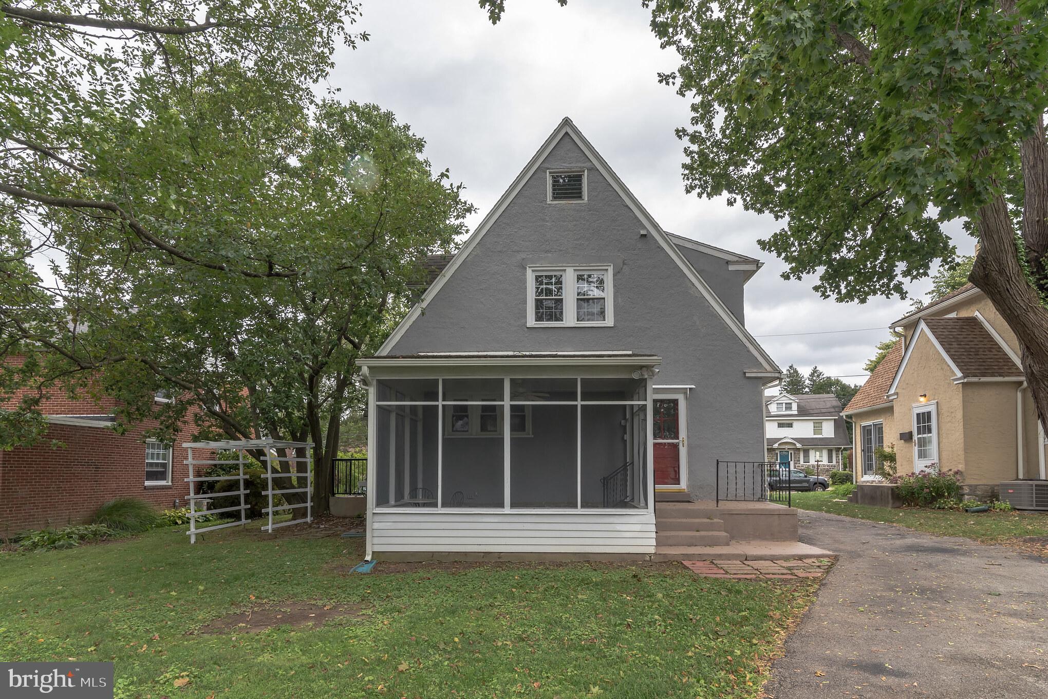 315 Derwyn Road Lansdowne, PA 19050 - Photo 3 of 27 Gallery Image 3