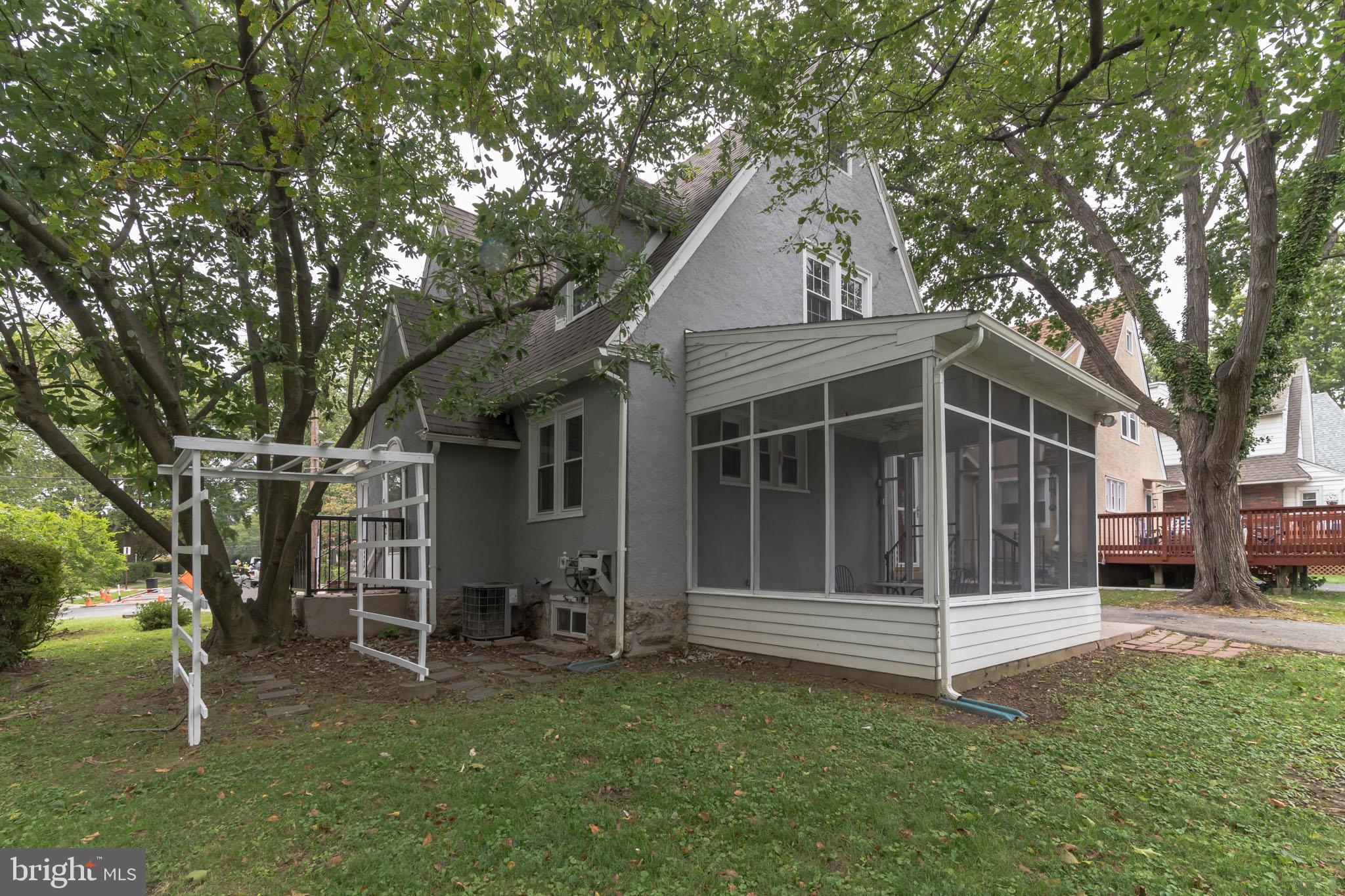 315 Derwyn Road Lansdowne, PA 19050 - Photo 4 of 27 Gallery Image 4
