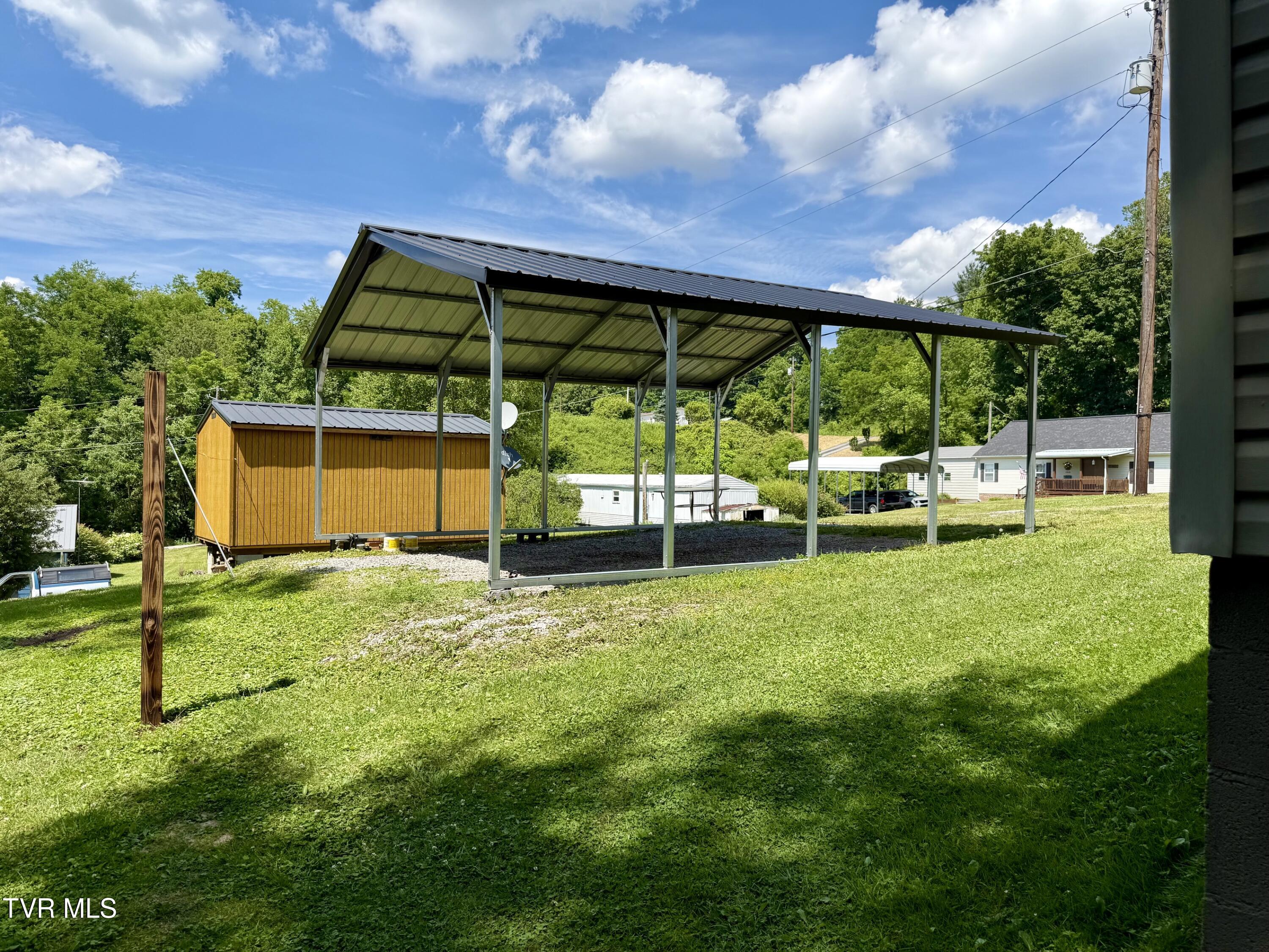 5209 Spotswood Road Norton, VA 24273 - Photo 23 of 31 12