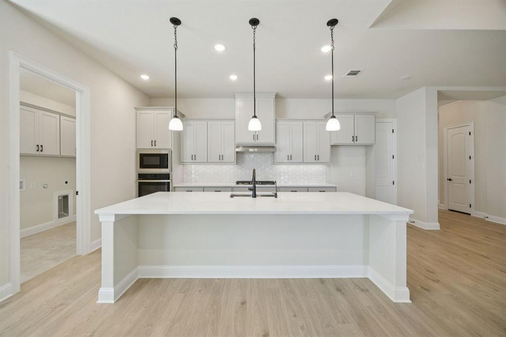 1016 Sunflower Street Crowley, TX 76036 - Photo 13 of 39 17-1016Sunflower_017