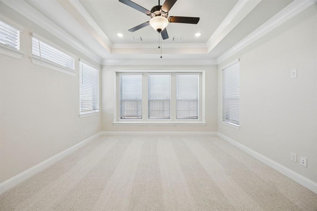 1016 Sunflower Street Crowley, TX 76036 - Photo 20 of 39 25-1016Sunflower_025