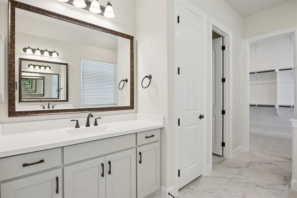 1016 Sunflower Street Crowley, TX 76036 - Photo 22 of 39 27-1016Sunflower_027