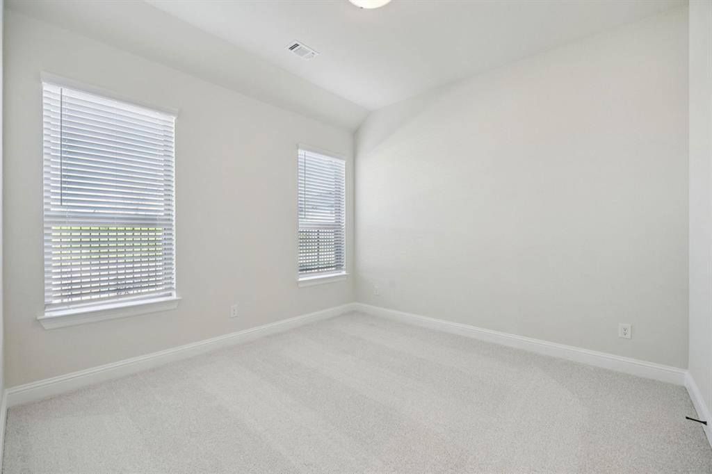 1016 Sunflower Street Crowley, TX 76036 - Photo 5 of 39 8-1016Sunflower_008