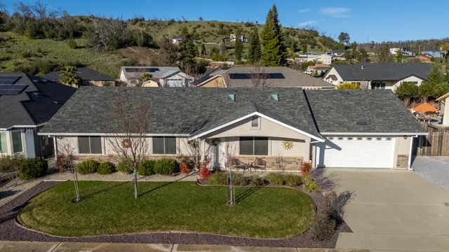 $495,000 | 3110 Bedrock Lane, Redding, CA 96003