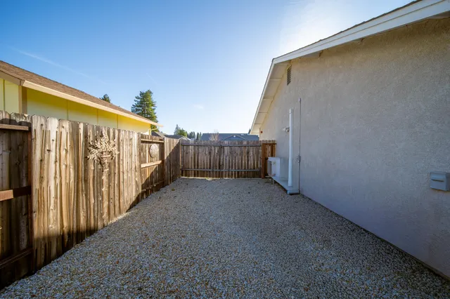 $495,000 | 3110 Bedrock Lane, Redding, CA 96003