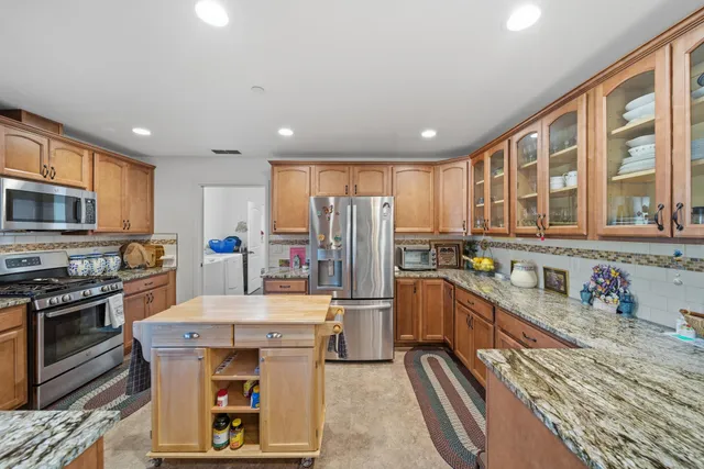 $495,000 | 3110 Bedrock Lane, Redding, CA 96003