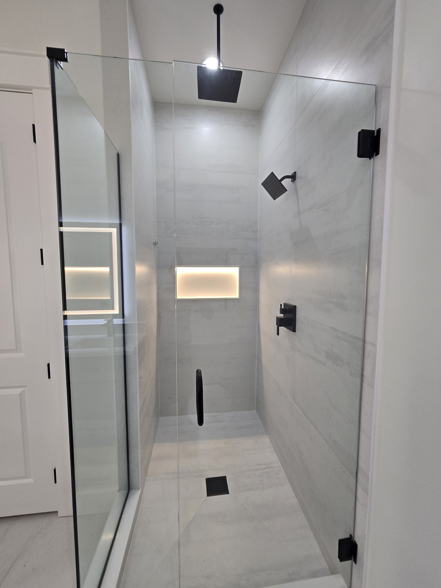 6784 Shelbyville Road Morrison, TN 37357 - Photo 45 of 48 a bathroom with a shower