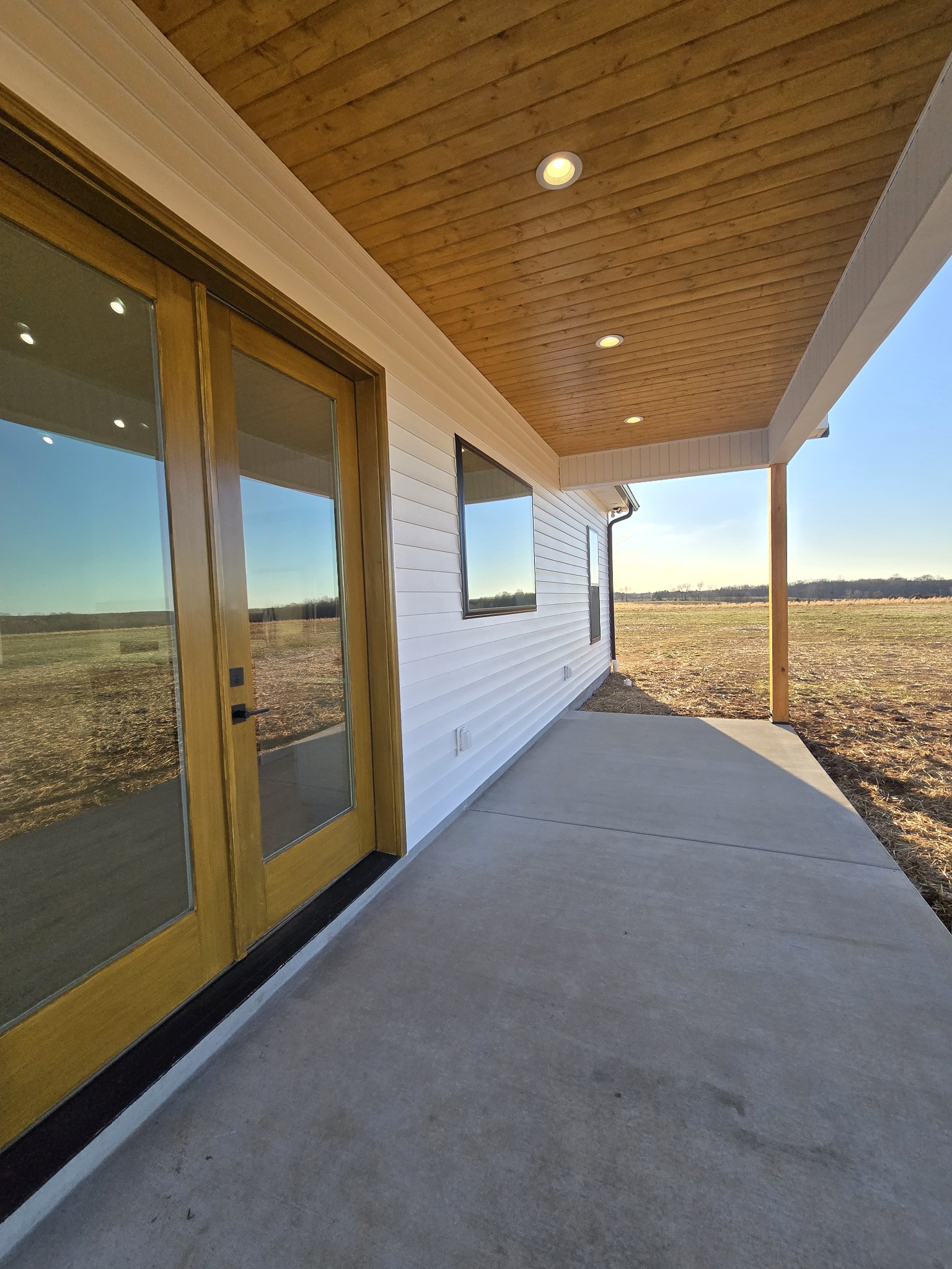 6784 Shelbyville Road Morrison, TN 37357 - Photo 6 of 48 a view of a livingroom with an empty space and window