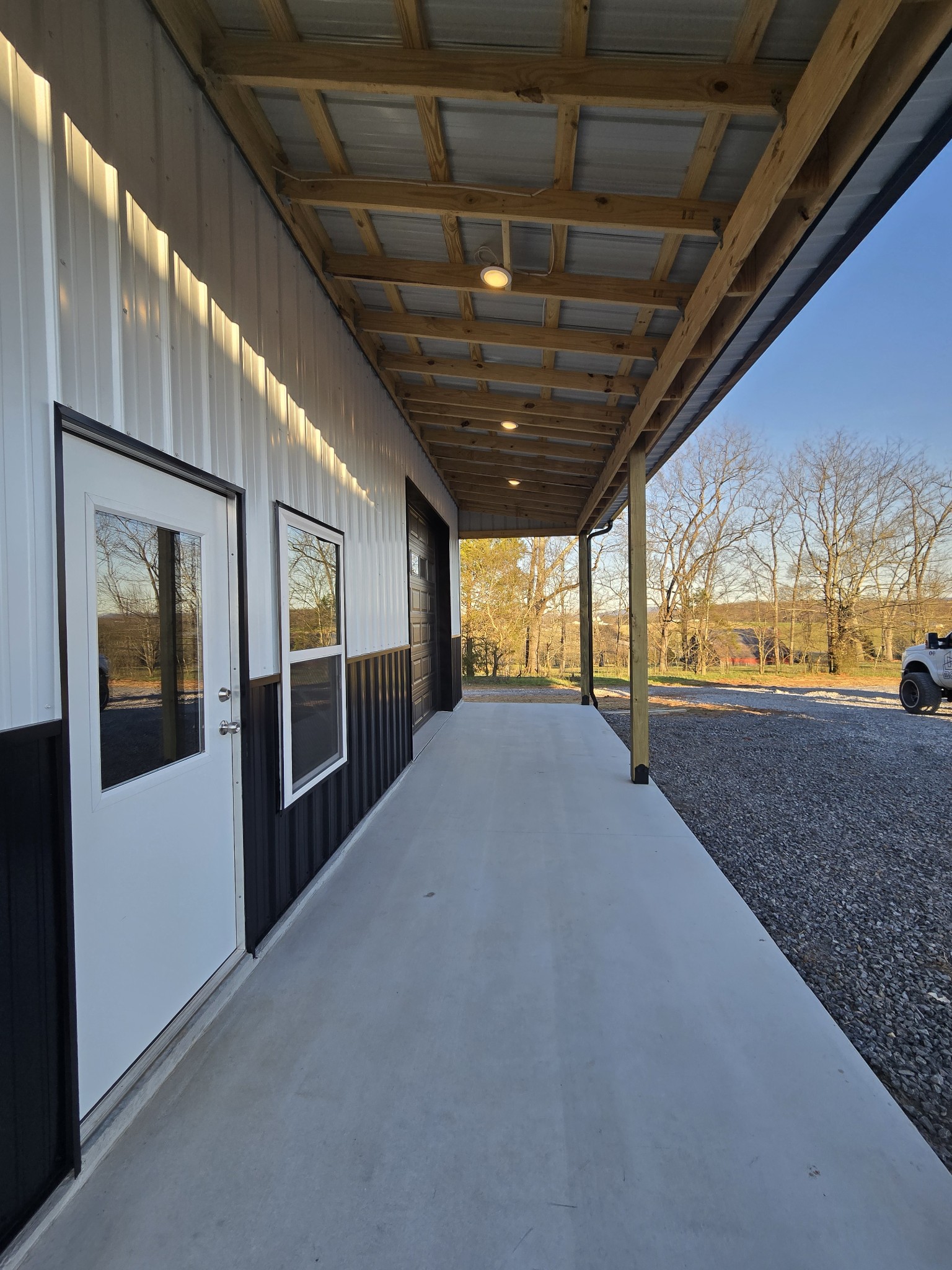 6784 Shelbyville Road Morrison, TN 37357 - Photo 9 of 48 a view of a porch