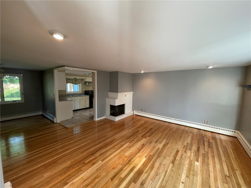 70 Garden Drive East Providence, RI 02915 - Photo 3 of 26