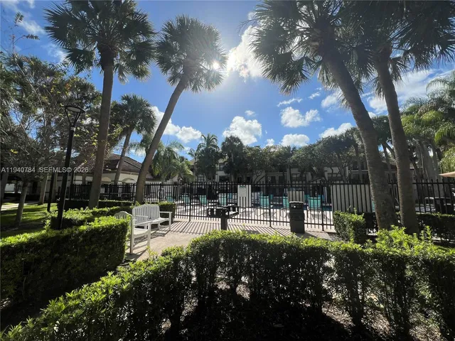 $1,720 | 550 South Park Road, Unit 148, Hollywood, FL 33021