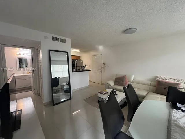 $1,720 | 550 South Park Road, Unit 148, Hollywood, FL 33021