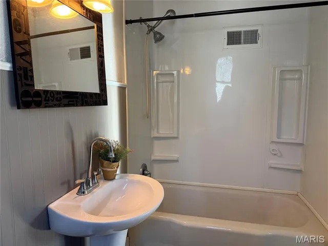 $129,900 | 3317 Jackson Street, Alton, IL 62002