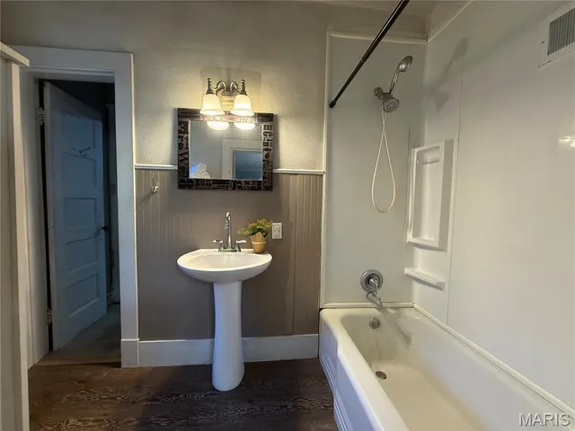 $129,900 | 3317 Jackson Street, Alton, IL 62002