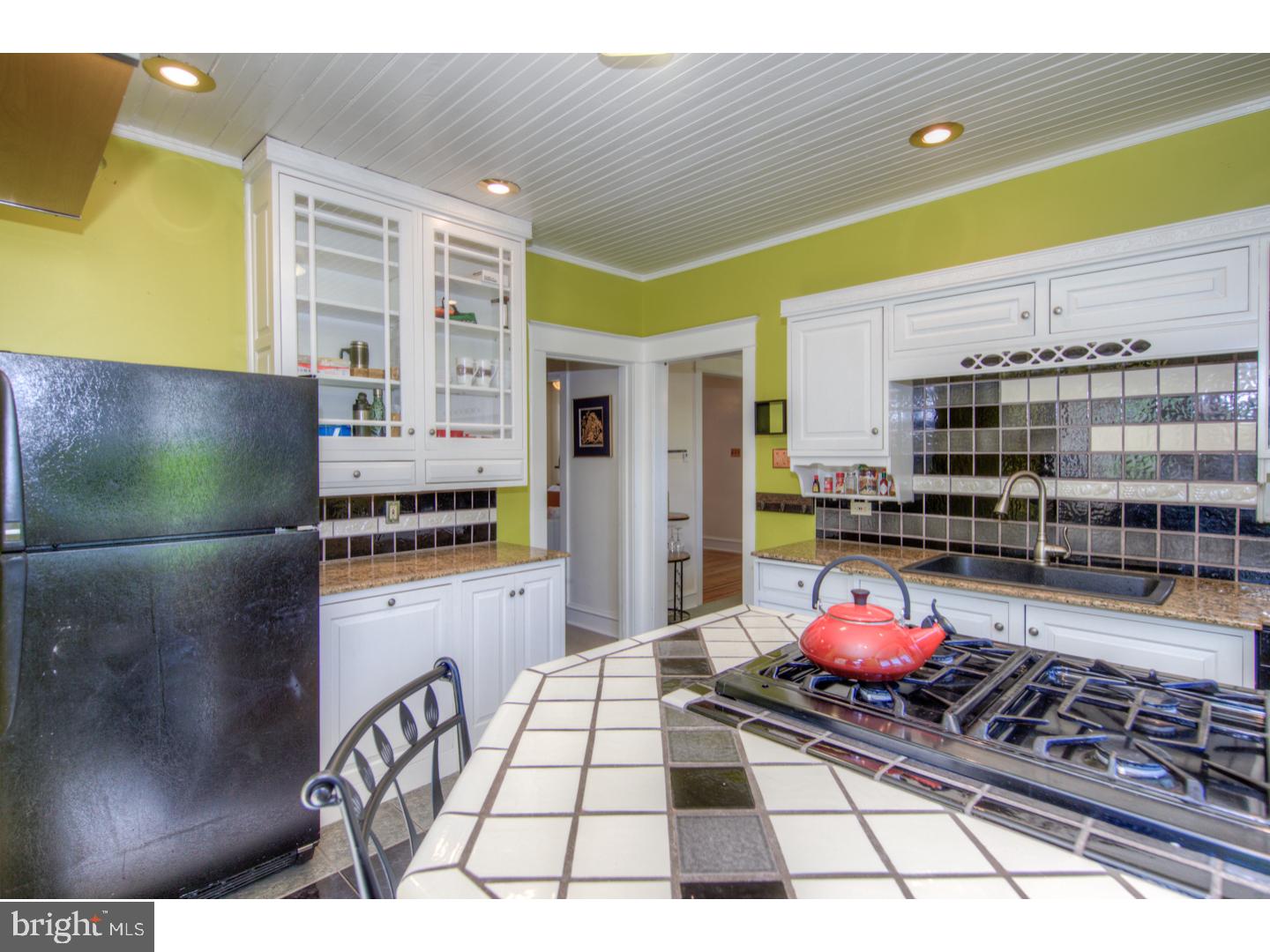 141 South Rolling Road Springfield, PA 19064 - Photo 8 of 24 Kitchen
