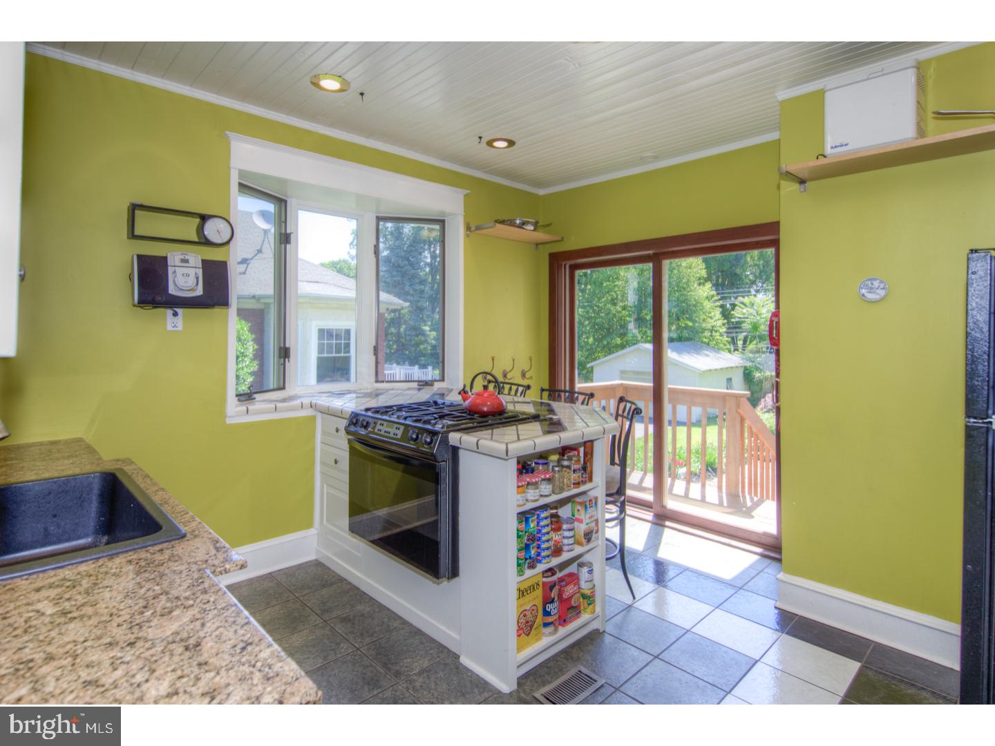 141 South Rolling Road Springfield, PA 19064 - Photo 9 of 24 Kitchen