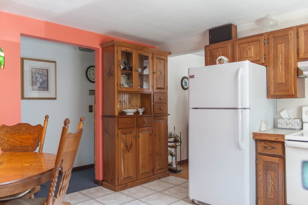 724 Bay Road Amherst, MA 01002 - Photo 11 of 30