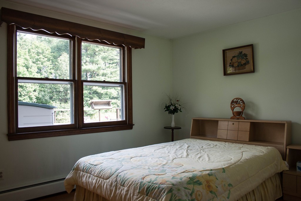 724 Bay Road Amherst, MA 01002 - Photo 14 of 30